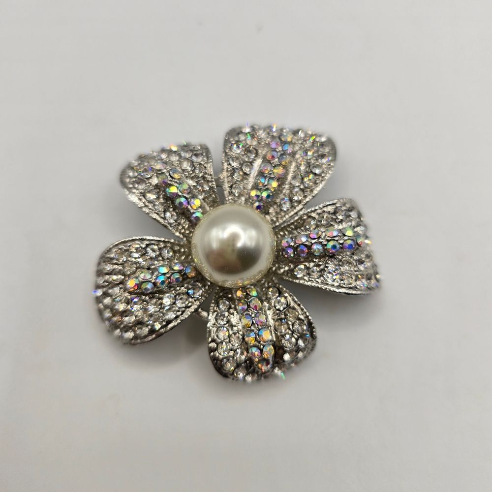 Premier Designs PRISSY Brooch Pin Brand New Rhinestones (crystals) w/Pearl